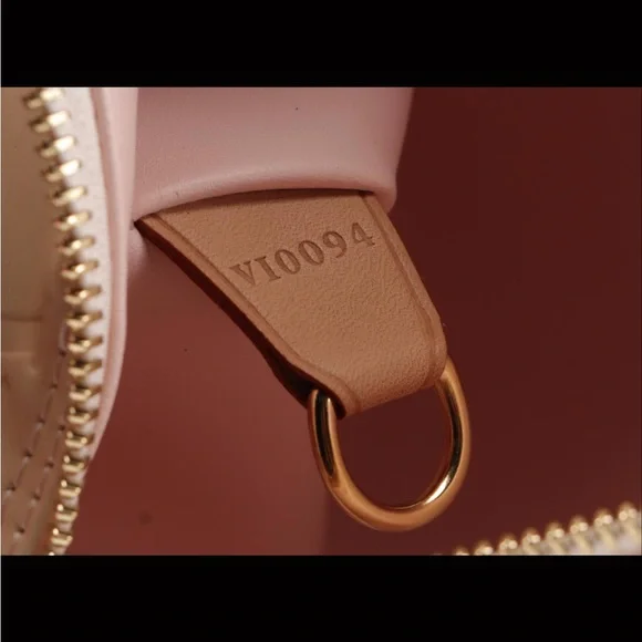 Louis Vuitton Bedford Bag in Marshmallow Monogram Vernis - Picture 8 of 9